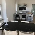 B - Sunny Business With Roof-top Terrace For 2-4 Guests Appartement *