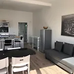 Appartement B - Sunny Business With Roof-top Terrace For 2-4 Guests *