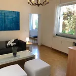 B - Sunny Business With Roof-top Terrace For 2-4 Guests Appartement