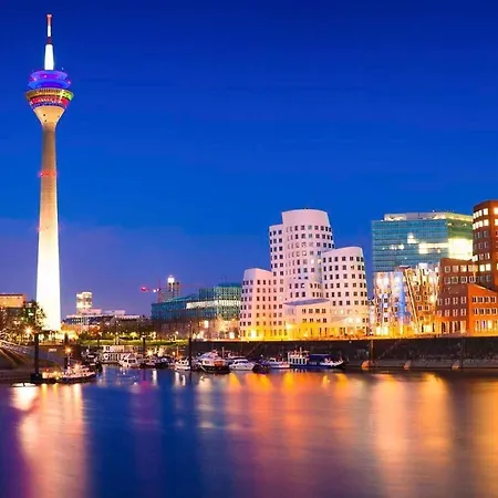 B - Sunny Business With Roof-top Terrace For 2-4 Guests * Düsseldorf