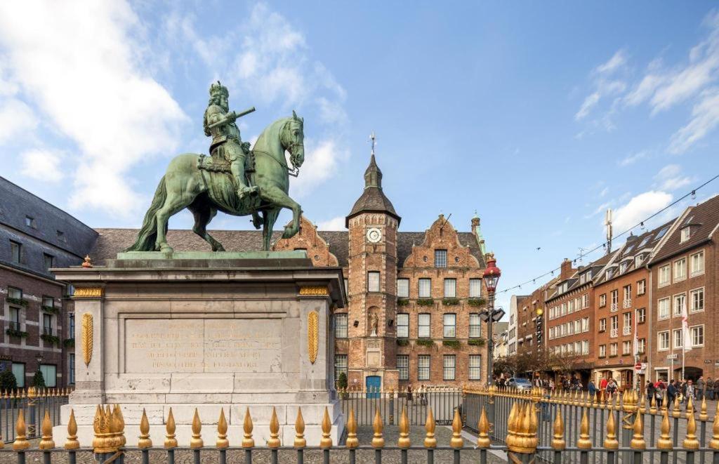 B - Sunny Business With Roof-top Terrace For 2-4 Guests Apartment *