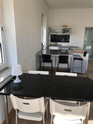 B - Sunny Business With Roof-top Terrace For 2-4 Guests Apartment *