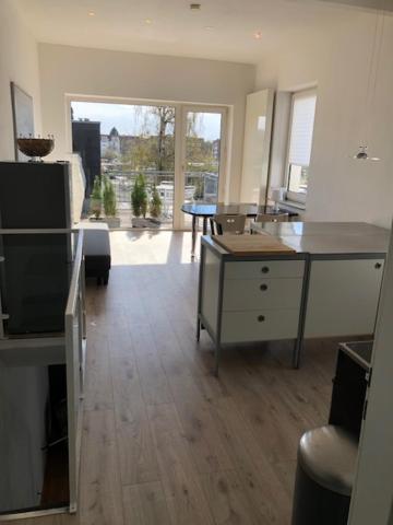 B - Sunny Business With Roof-top Terrace For 2-4 Guests Apartment Düsseldorf