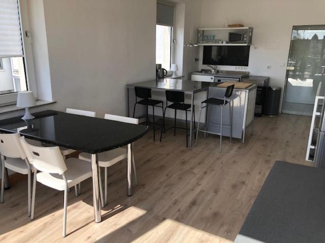 Apartment B - Sunny Business With Roof-top Terrace For 2-4 Guests *