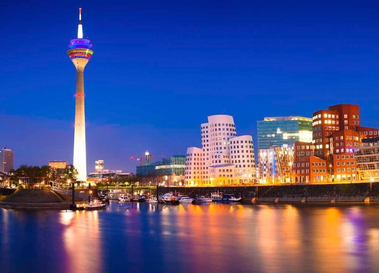 B - Sunny Business With Roof-top Terrace For 2-4 Guests * Düsseldorf