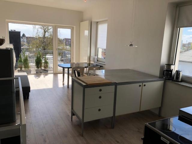 Apartment B - Sunny Business With Roof-top Terrace For 2-4 Guests *