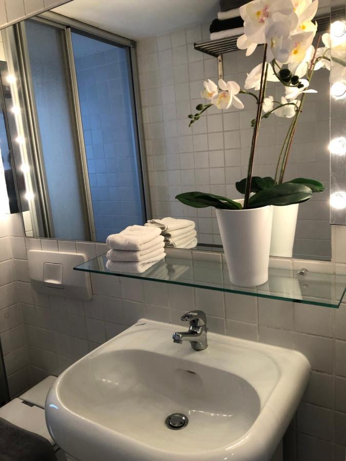 B - Sunny Business With Roof-top Terrace For 2-4 Guests Düsseldorf