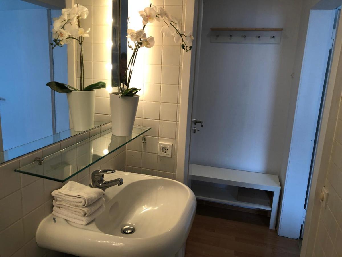 B - Sunny Business With Roof-top Terrace For 2-4 Guests Düsseldorf