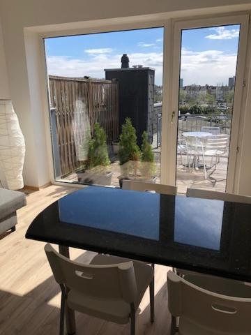 B - Sunny Business With Roof-top Terrace For 2-4 Guests * Düsseldorf